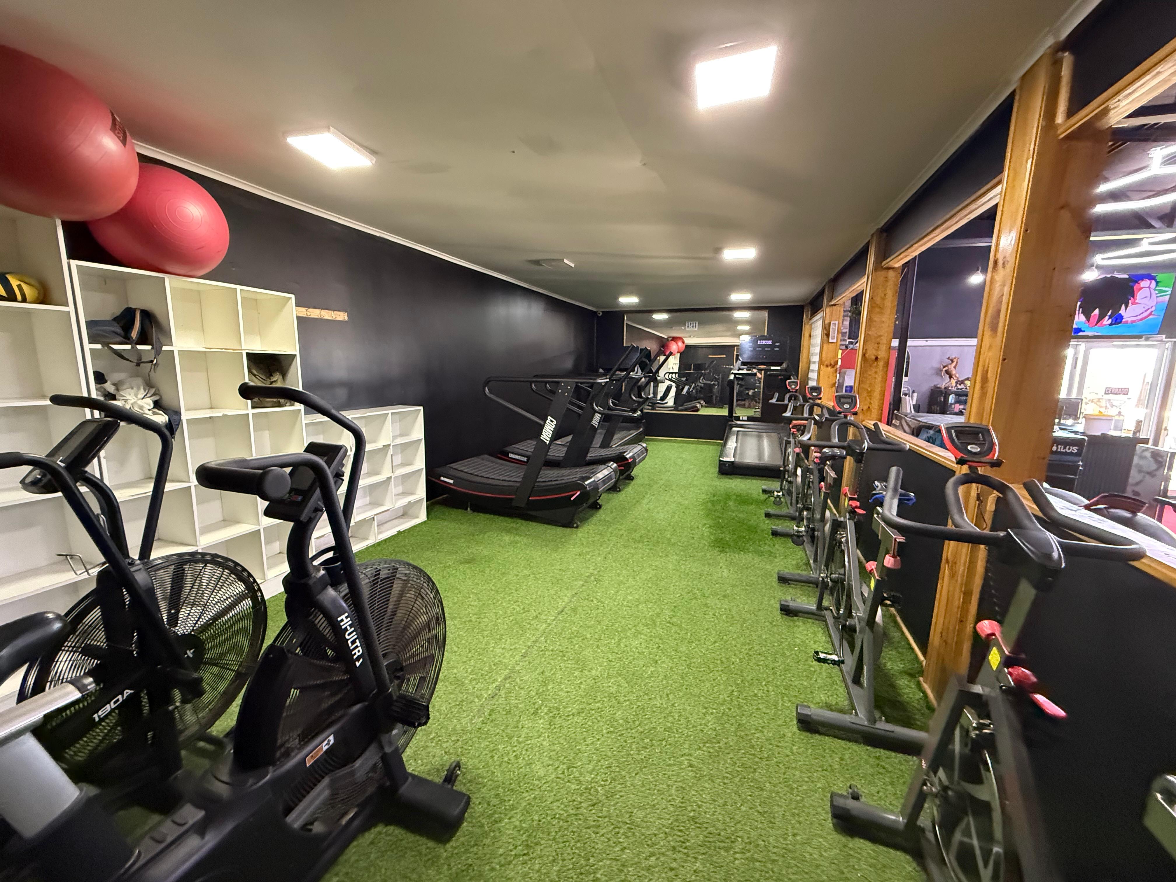 Sala cardio renovada
